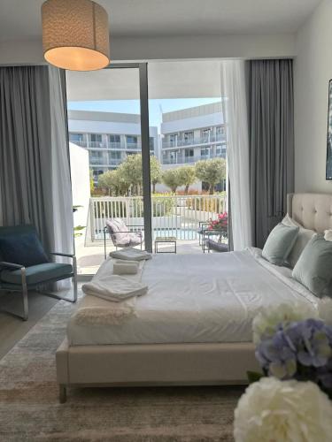 Luma 22 Studio, JVC, Balcony with Community Views, Circle Mall