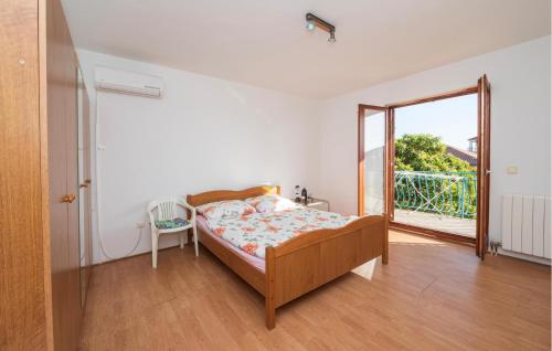 3 Bedroom Amazing Apartment In Trogir