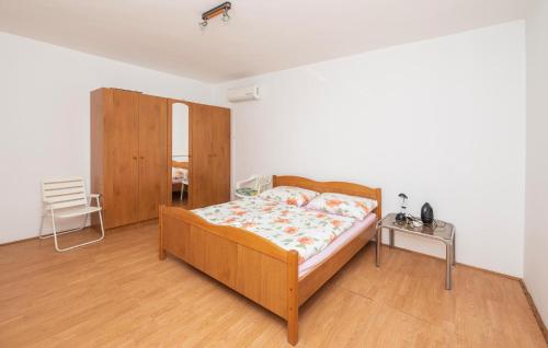 3 Bedroom Amazing Apartment In Trogir