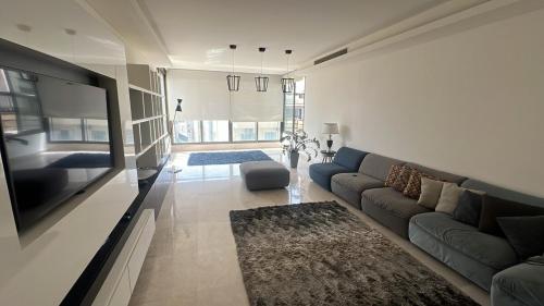 Bright & Chic - Badaro Flat