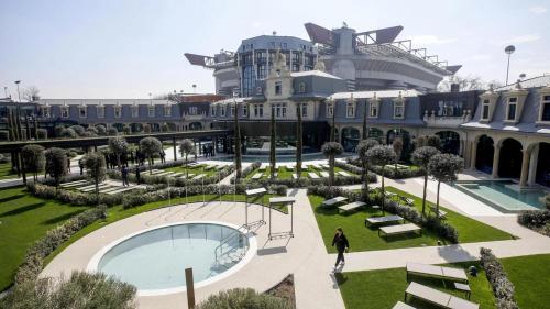 Πισίνα στο ή κοντά στο Cozy stay San Siro Stadium & Spa Escape