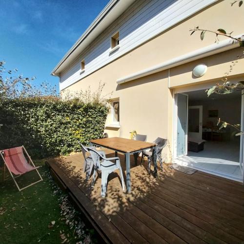 4-person duplex house, 2-star rating