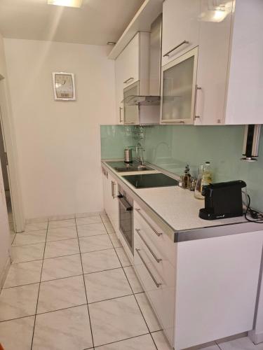 Una cocina o cocineta en Nani