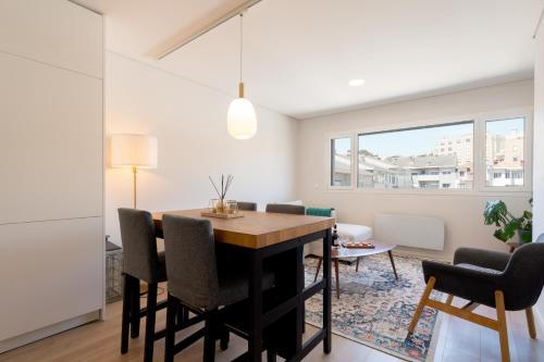 HostWise - Modern Flat in Boavista