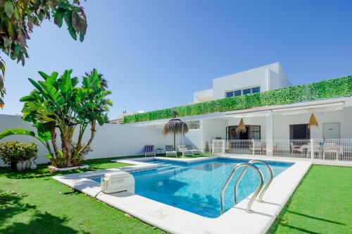 Moon Villa Conil con piscina