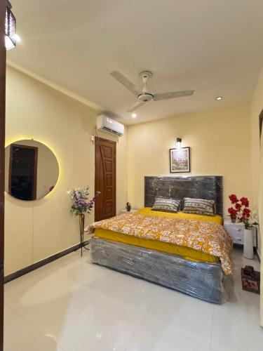Katil atau katil-katil dalam bilik di Dream home 2 & 4 bedroom Family house