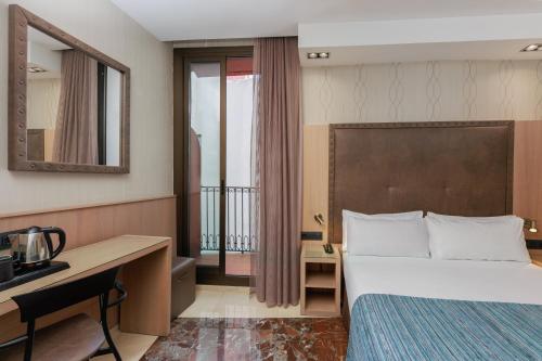 Hotel Gótico photo 68
