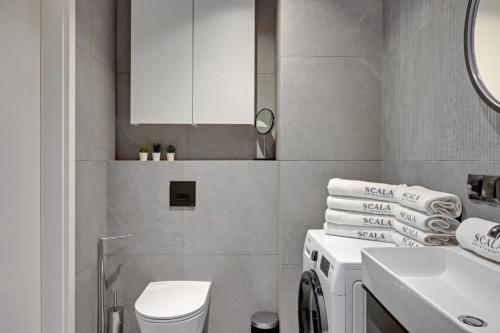 Un baño de Premium Apartment Mustang with Parking by Lion Apartments