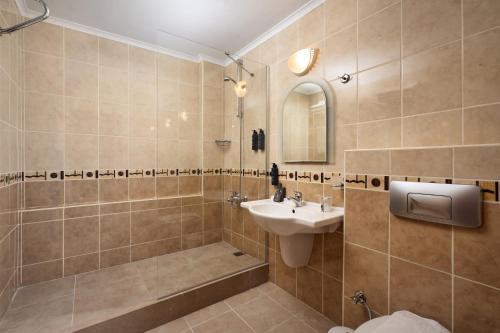 Koupelna v ubytování Kaila City Hotel