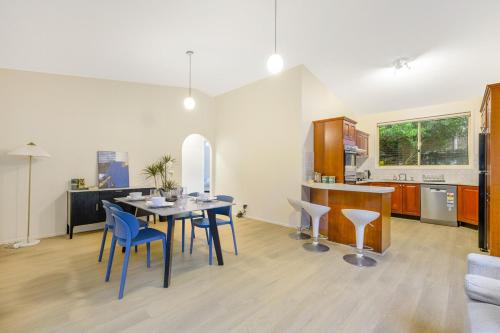 Φωτογραφία από το άλμπουμ του Hornsby Stay Near Station & Shops σε Hornsby