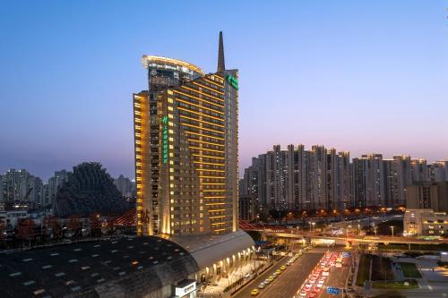 Holiday Inn Shanghai Jing'an