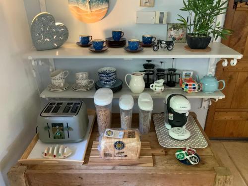 Dapur atau dapur kecil di The Old Cowshed - Home Stay B and B