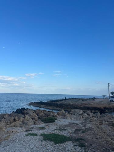 Airport Sea View - House - 15 mins from Athens Airport