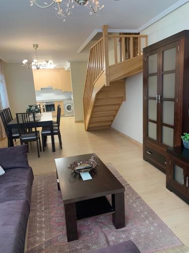 Sea, pool, and comfort in a duplex