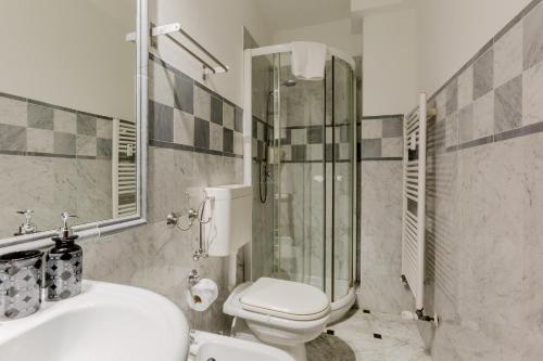 GuestHost - Novoli Escape in Florence with Parking