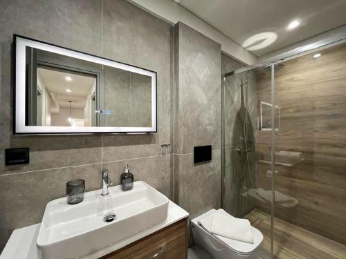 3BR Modern & Spacious apt