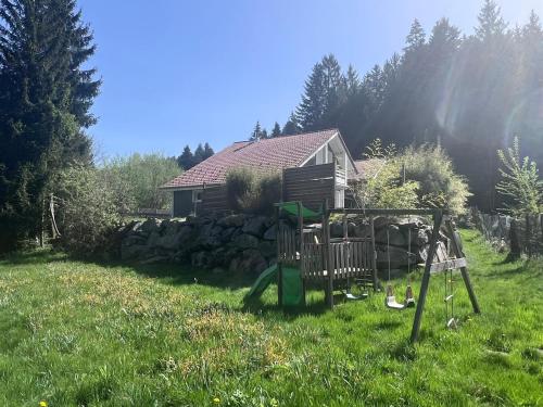 Le Verpheny - Chalet spa & lac en pleine nature