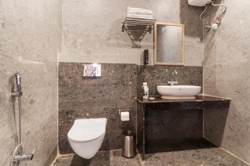 Bilik mandi di Classic Hills Villa