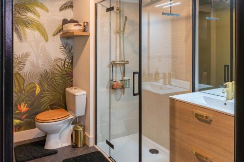 Photo de la galerie de l'établissement Room 007, Balnéothérapie et miroirs aux Beaux-Arts, à Montpellier