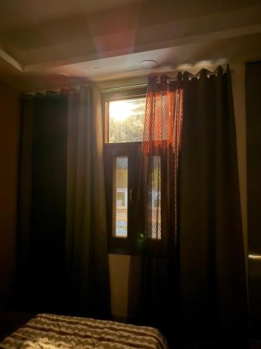 Boho Vibes Spacious Private Cozy space in Delhiにあるベッド