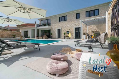 Designer Villa Simone - Modern & Heritage Style with Office