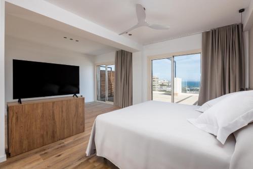 Μια τηλεόραση ή/και κέντρο ψυχαγωγίας στο Ohtels Gran Hotel Almeria