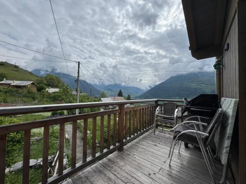 Photo de la galerie de l'établissement ROSIERE BOURG Charmante Maison 4pers, sur les hauteurs de Bourg Saint Maurice, à Bourg-Saint-Maurice