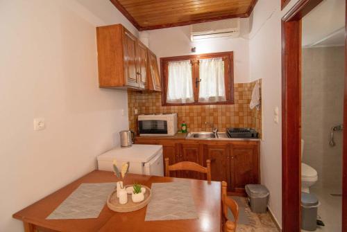 Una cocina o cocineta en Aristofanis 1