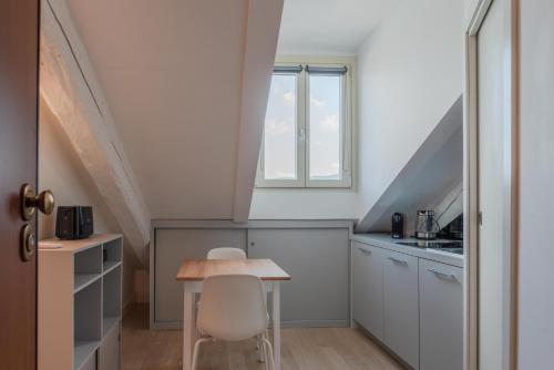 Kuchyň nebo kuchyňský kout v ubytování Suites Beethoven & Vivaldi by Toh Solution