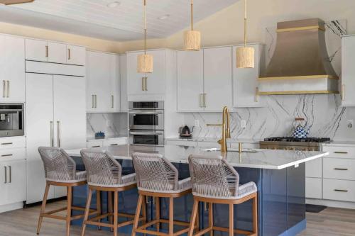 Η κουζίνα ή μικρή κουζίνα στο Luxury home Beach Front