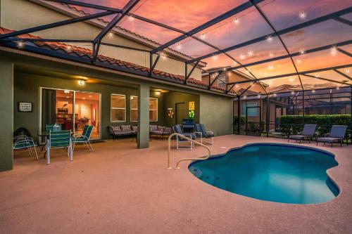 5 Beds Heated Pool at Solterra Resort photo 5