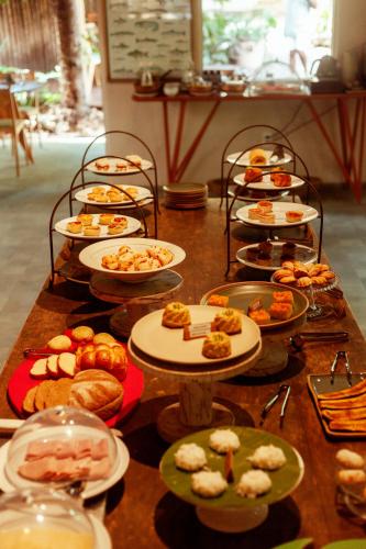 Makanan di atau berdekatan hotel