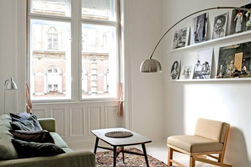 Bright Designer Apartment