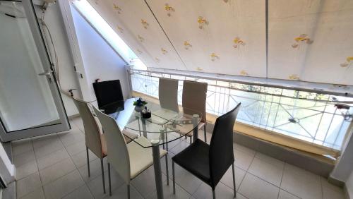 Фотография из галереи Spacious Modern apartment в городе Палеа-Фокеа