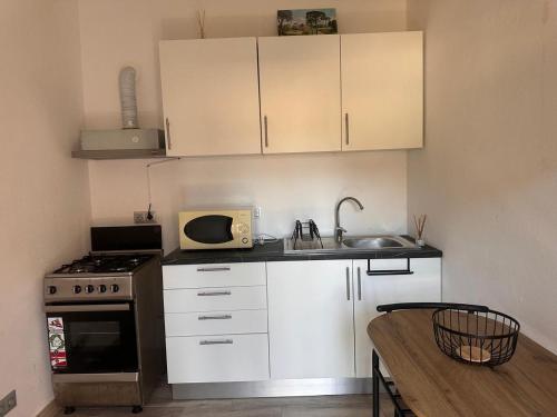 Casa Silva Barreiroにあるキッチンまたは簡易キッチン