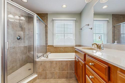 Ένα μπάνιο στο Bayside Resort- 11490 West Sand Cove