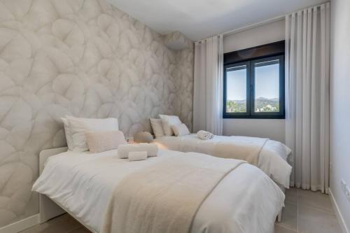 Luxury Apt. Aranya Estepona Pool and Parking photo 3