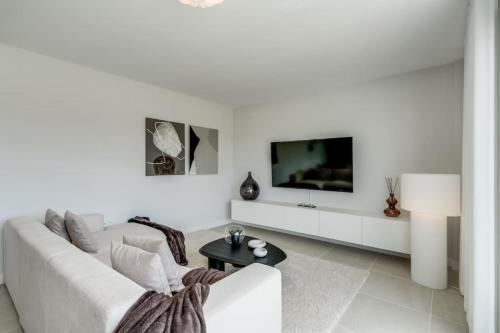 Luxury Apt. Aranya Estepona Pool and Parking photo 11