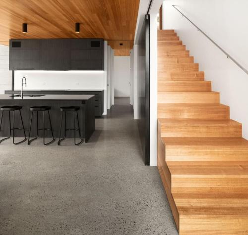 Galería fotográfica de Luxury Architectural Masterpiece with Beach Access en South Arm