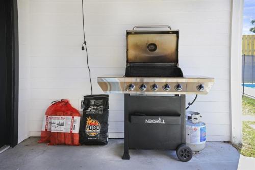 Fotografie z fotogalerie ubytování Beach House with Heated Pool & Family Games v destinaci Palm Coast