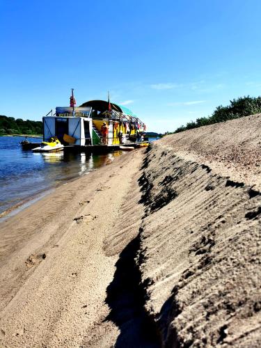 Příroda nedaleko ubytování na lodi