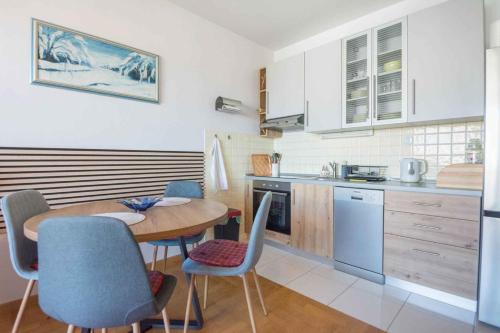 Apartment in Biograd na Moru 50616