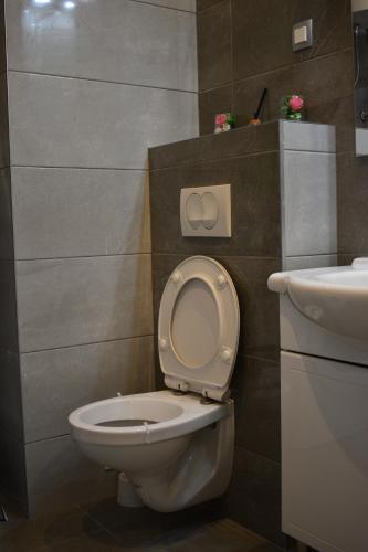 Urban Nest Lazarica - Cozy Apartment Near Beach & Center