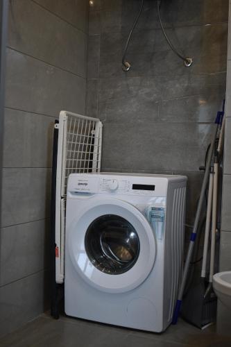 Urban Nest Lazarica - Cozy Apartment Near Beach & Center