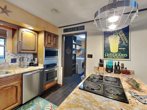 Una cocina o cocineta en Sunset Cove
