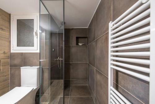 Modern Apartment - Balcony & Metro Access