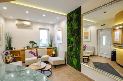Cozy Villa withy yard and private parking