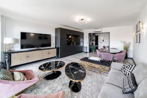 -CLR- Charming 3-Bedroom Apartment in the Heart of Cannes