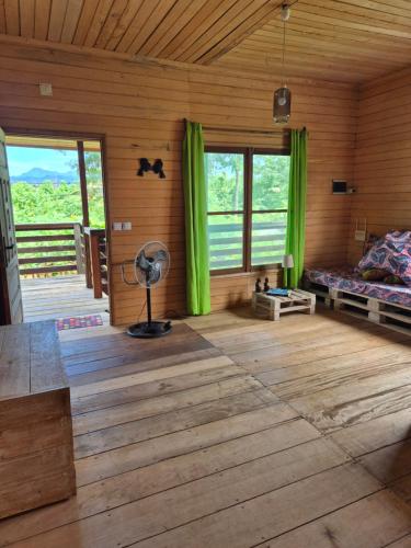 Posezení v ubytování Jo's Nature Cabin