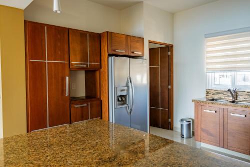 Kuchyň nebo kuchyňský kout v ubytování Oceanview Condo - PuntaArrocito C201